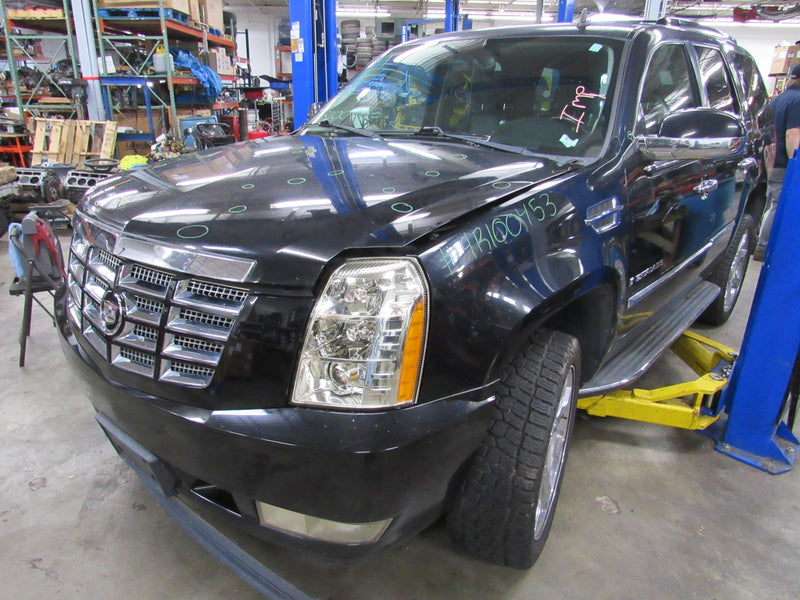 2009 Cadillac Escalade GMT900 - PART OUT