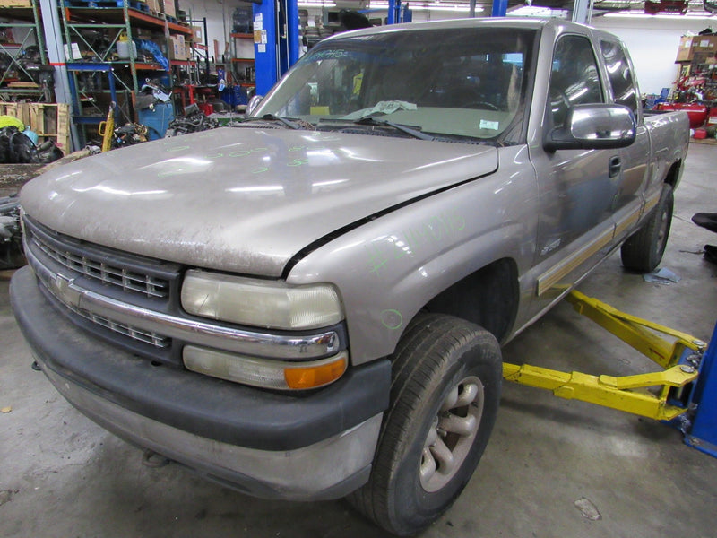 2002 Chevrolet Silverado 1500 GMT800 4X4 - PART OUT
