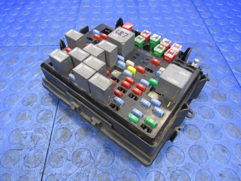 03-05 Silverado Sierra Duramax Engine Fuse Panel Relay Box Block 15177