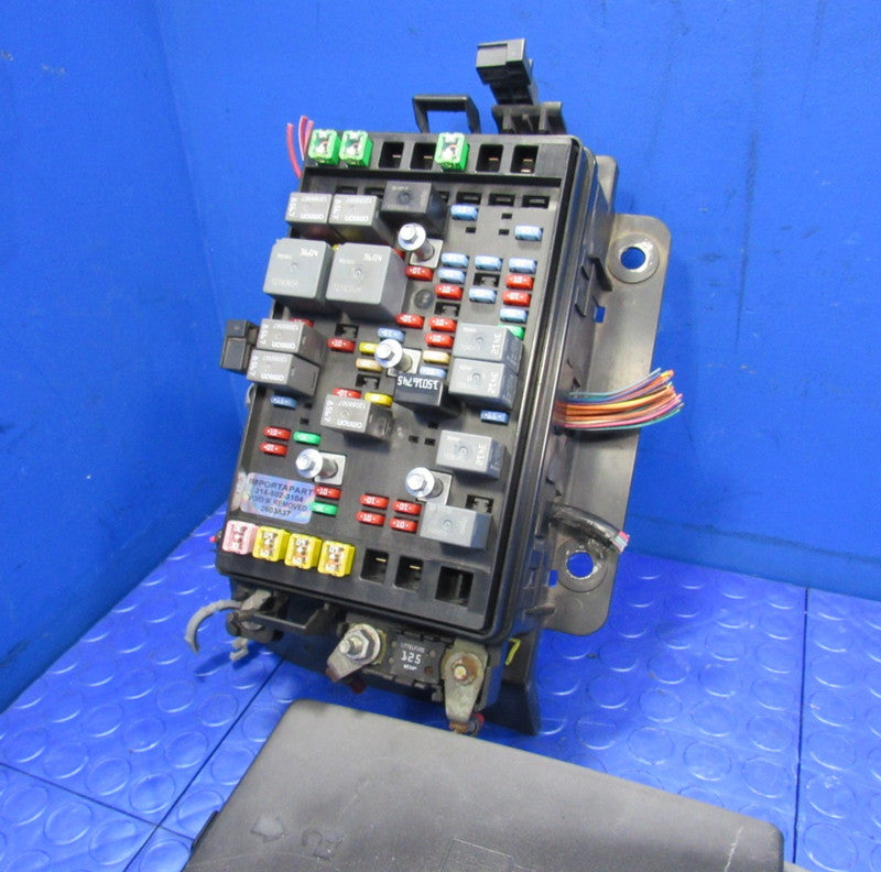 08-09 GMC Envoy Chevy Trailblazer Engine Fuse Box Junction Block 25825