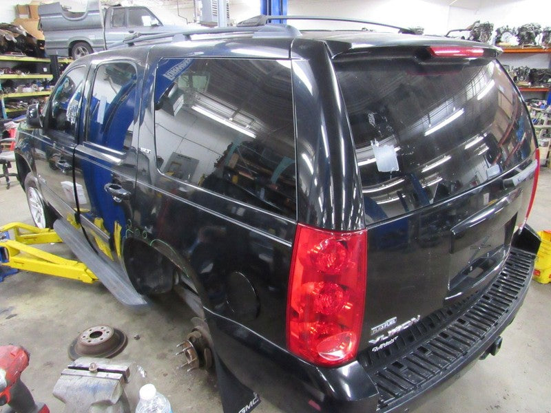 07-11 GMC Yukon Right RH Passenger Side Taillight Tail Light Lamp