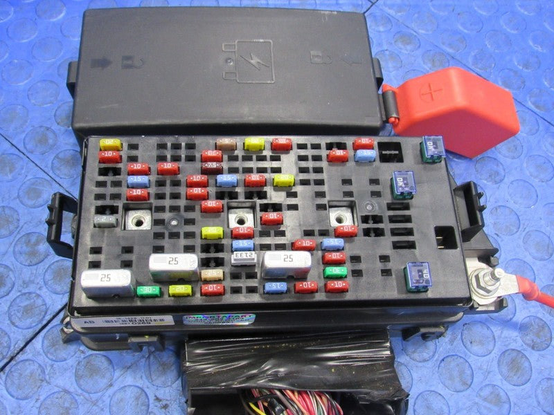 08-11 Cadillac DTS Buick Lucerne Cabin Under Seat Interior Fuse Relay 