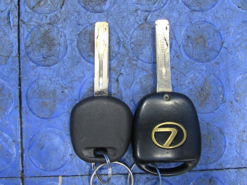 05-07 Lexus LX470 Ignition Door Hatch Lock Cylinder Tumbler Key Set 28