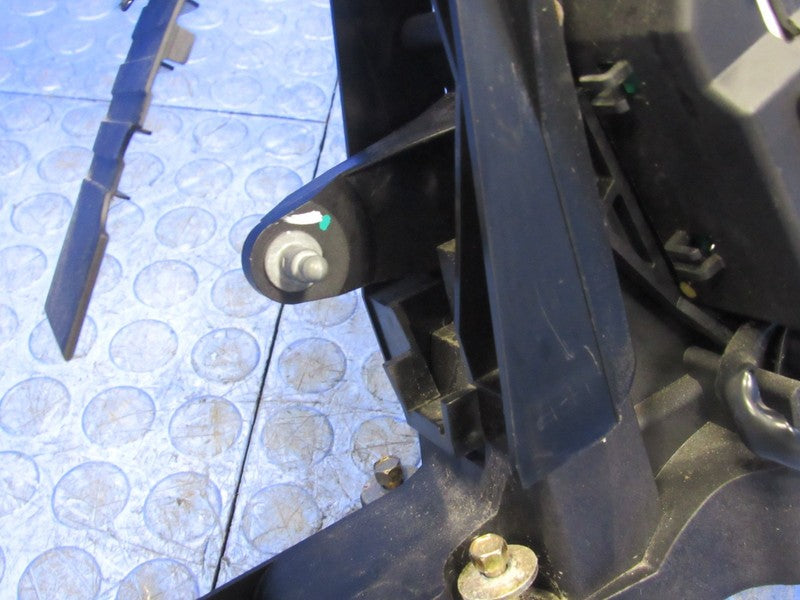 04-08 Ford F150 Console Mounted Floor Shifter Gear Shift Selector Knob