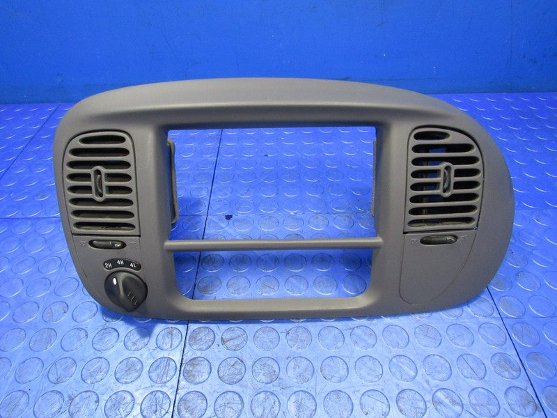 97-03 Ford F150 Expedition Dash Radio Surround Bezel Vent Radio Trim G