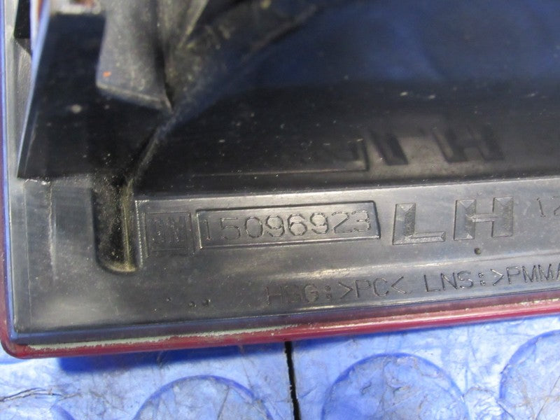02-06 Cadillac Escalade EXT Left Driver LH Side Taillight Tail Light L