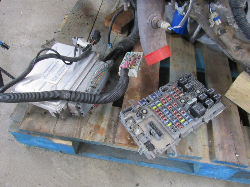 03-07 Express Savana 6.0L LQ4 2wd 4L80E Engine Transmission Dropout 18
