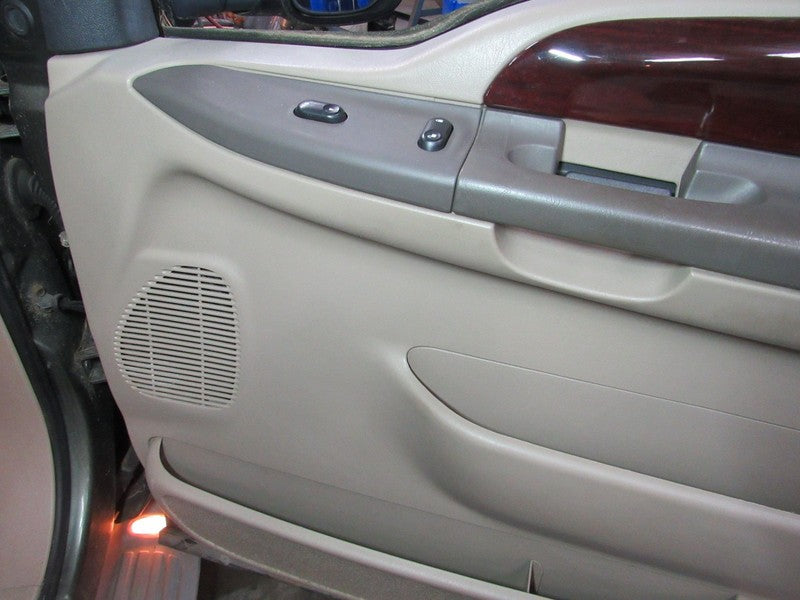 03 Excursion Right RH Passenger Side Front Door Trim Panel Eddie Bauer