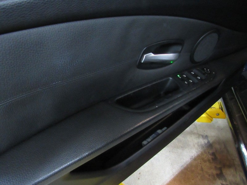08-10 BMW 528 535 550 M5 Left LH Driver Front Door Trim Panel Black W/