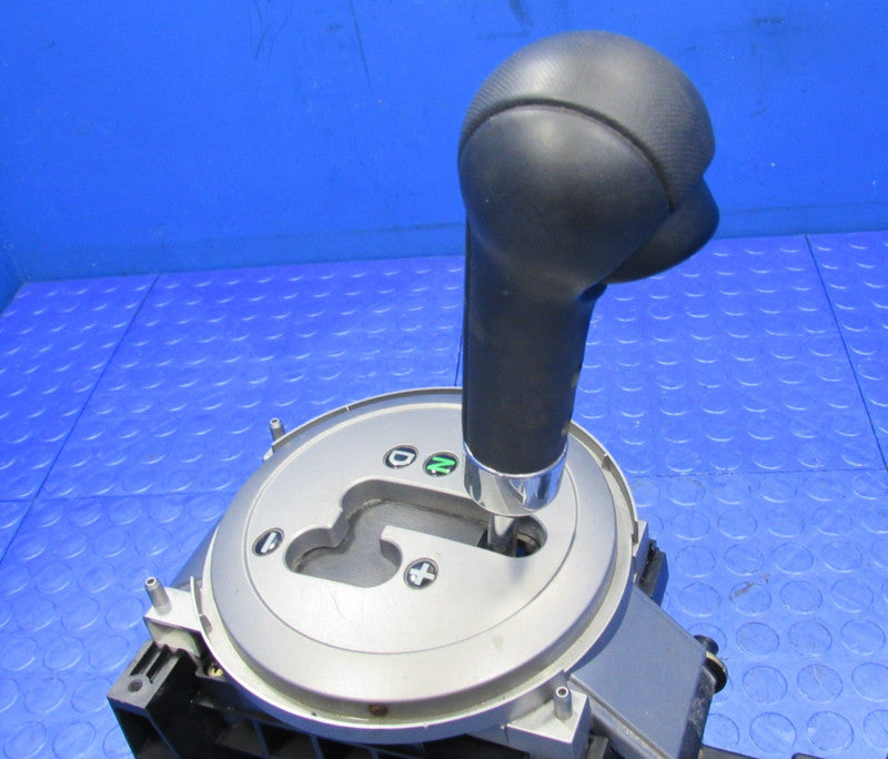 04-11 Mitsubishi Endeavor Floor Shifter Gear Shift Lever Selector Asse