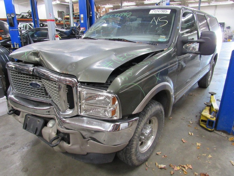 00-05 Ford Excursion Left LH Driver Side Taillight Tail Light Lamp