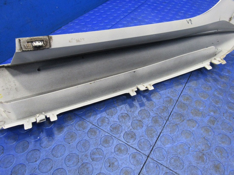 02-06 Cadillac Escalade Left Right Rear Hatch Vent Trim Molding Pearl 