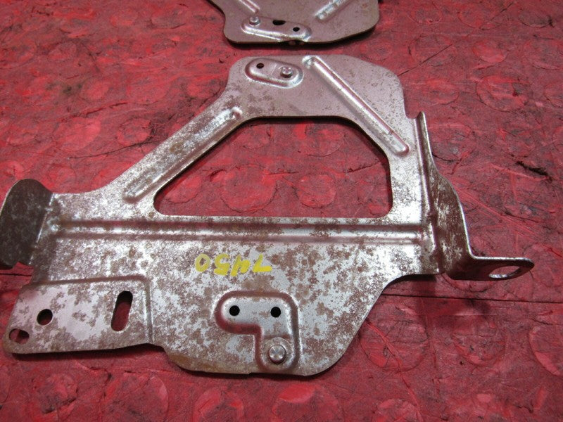 04-05 Ford Thunderbird Radio Stereo Climate Mounting Brackets Set Pair