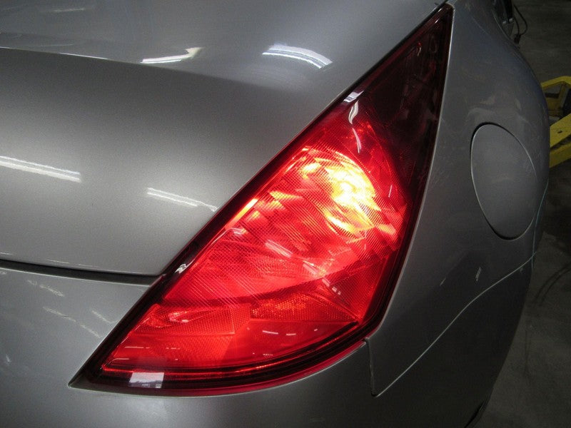 03-05 Nissan 350Z Right RH Passenger Side Taillight Tail Light Lamp