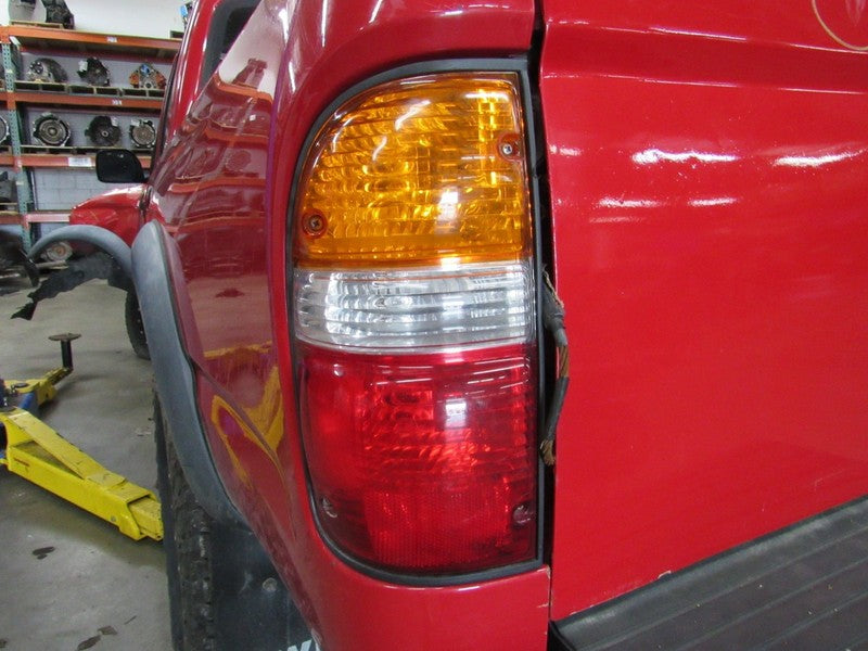 01-04 Toyota Tacoma Left LH Driver Side Taillight Tail Light Lamp