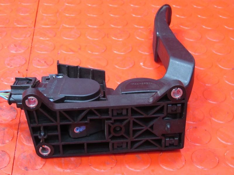 04-06 Sprinter 2500 3500 Accelerator Gas Pedal Throttle Position Senso