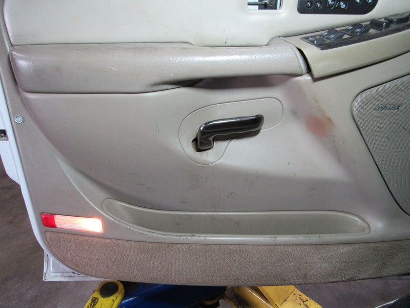 05 Escalade Tahoe Yukon Left LH Driver Side Front Door Trim Panel W/O 