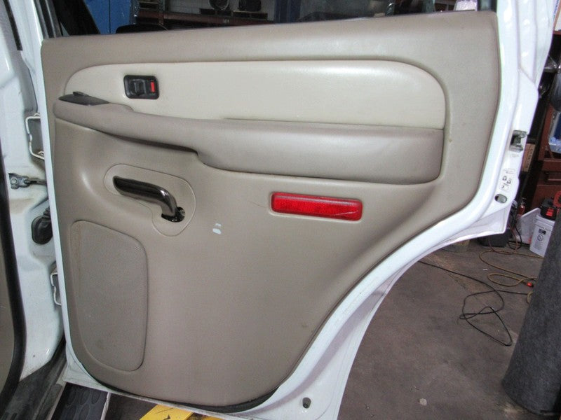 03-06 Yukon Right RH Passenger Side Rear Door Trim Panel Neutral