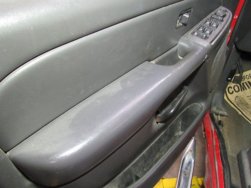 06-07 Silverado Sierra Left LH Driver Side Front Door Trim Panel W/O S