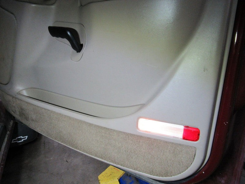 01-06 Silverado Sierra Crew Cab Right RH Passenger Front Door Trim Pan