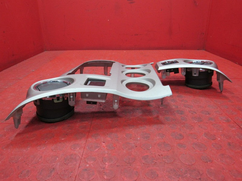 09-12 Matrix / 09-10 Vibe Dash Radio Climate Heater Control Bezel Vent