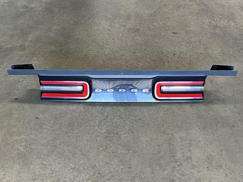 15-23 Dodge Challenger Center Trunk Taillight Tail Light Lamp Finish P
