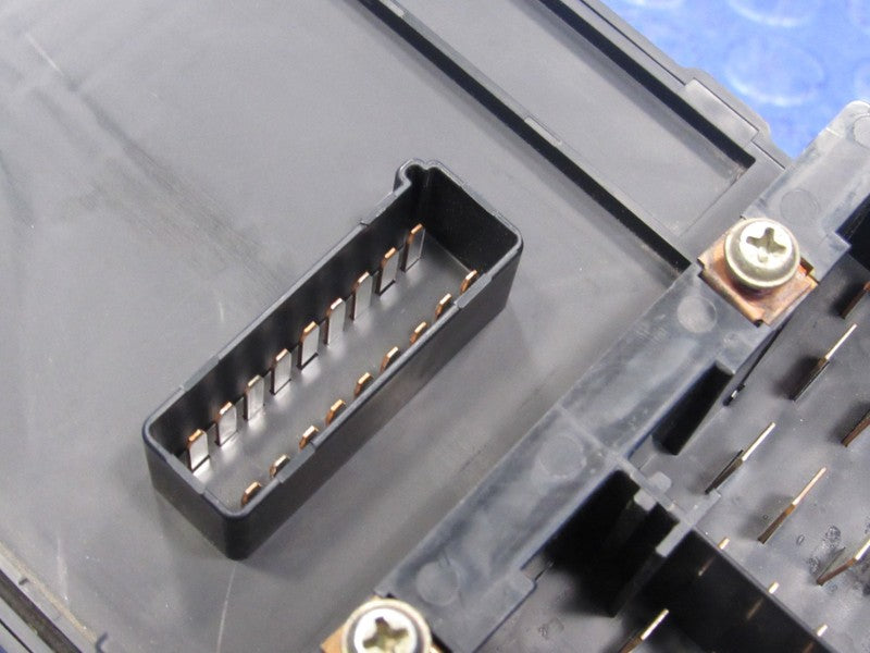 97-98 Ford F150 Interior Dash Fuse Box Junction Relay Block F65B-14A06