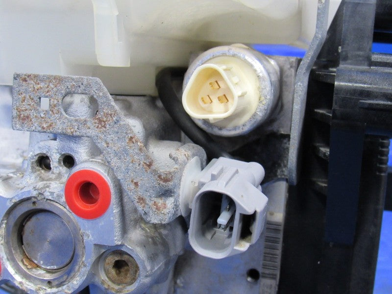 03-05 Toyota 4Runner GX470 ABS Anti-Lock Brake Pump Booster Master Cyl
