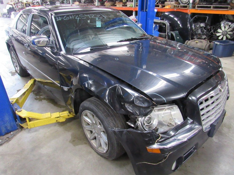 05-07 Chrysler 300 Right RH Passenger Side Taillight Tail Light Lamp
