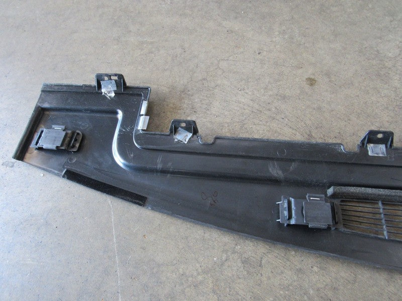 03-07 Hummer H2 Upper Dash Pad Defrost Cowl Panel Dashboard OEM Dark G