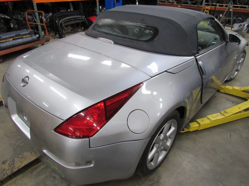 05 Nissan 350Z Convertible AT Instrument Cluster Speedometer Odometer 