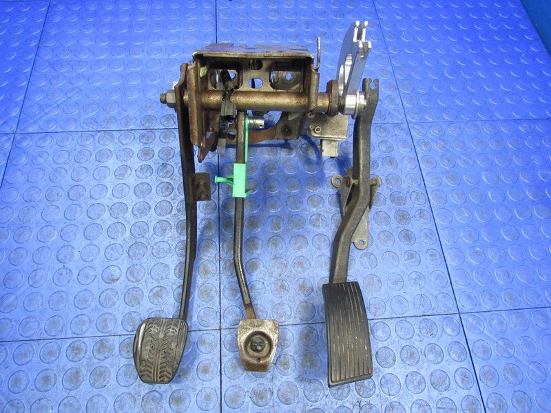 99-04 Ford Mustang MT Manual Brake Clutch Pedal Manual Assembly YR33-2