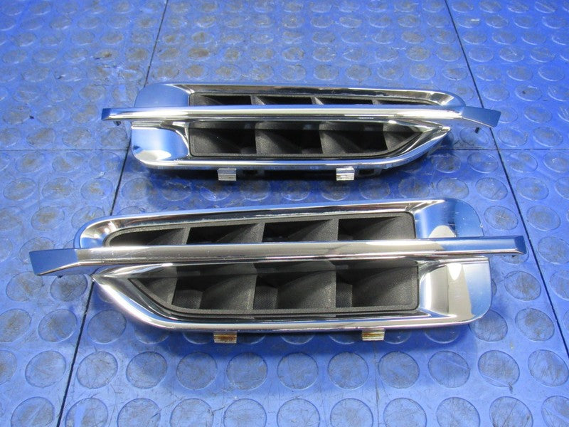 07-14 Cadillac Escalade Left & Right Front Fender Grille Vent Set Chro