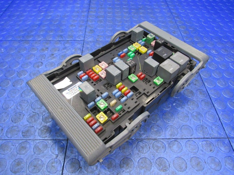 07-09 Chevrolet Silverado GMC Sierra 6.0L 6.2L Engine Bay Fuse Relay B