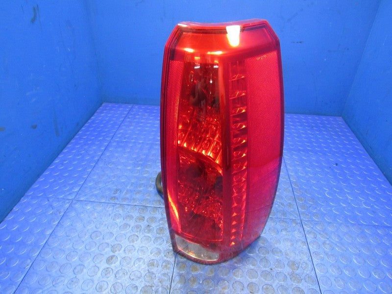 07-13 Cadillac Escalade EXT Right Passenger Side Taillight Tail Light 