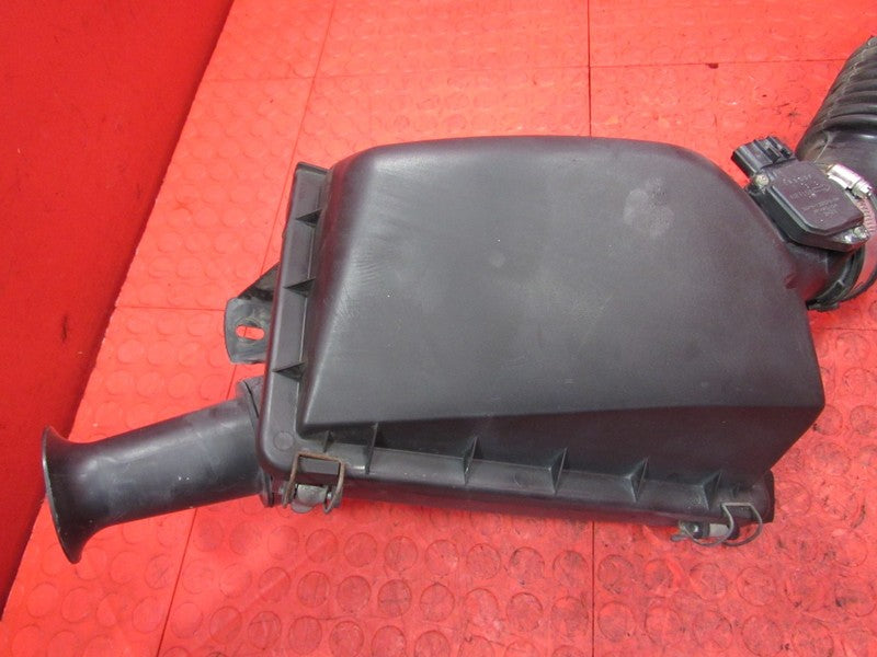 02-03 Ford Crown Victoria / Mercury Grand Marquis  Air Intake Box Tube
