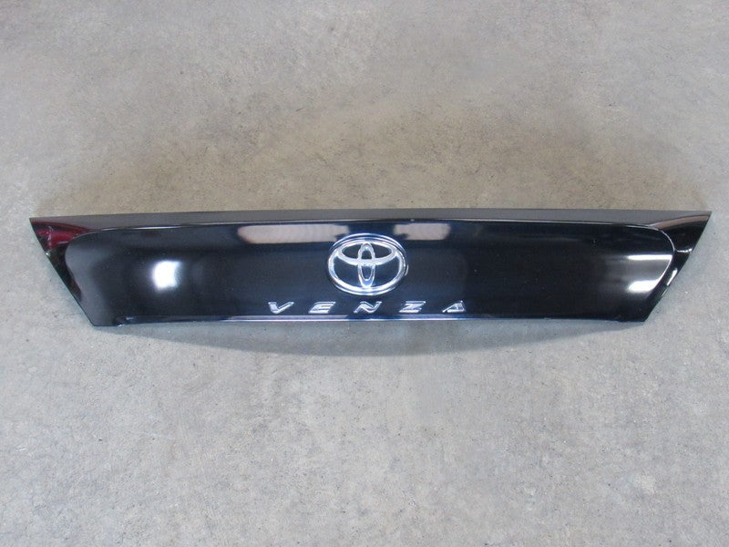 09-12 Toyota Venza Rear Liftgate Finish Panel Molding Trim Emblem Blac