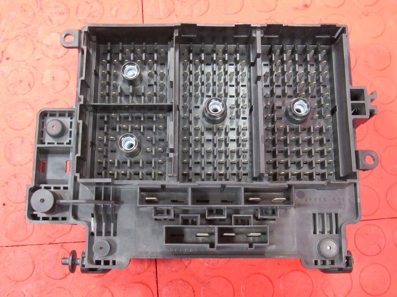 03-05 Silverado Sierra Tahoe Engine Fuse Panel Relay Box Block 1511561