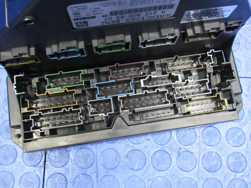 10-13 Mercedes E Class W212 Front SAM Fuse Relay Box Block 212 900 83 