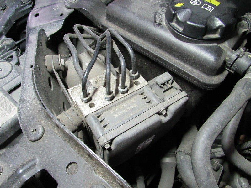 08-10 BMW 535 550 650 ABS Anti Lock Brake Pump 6 783 360