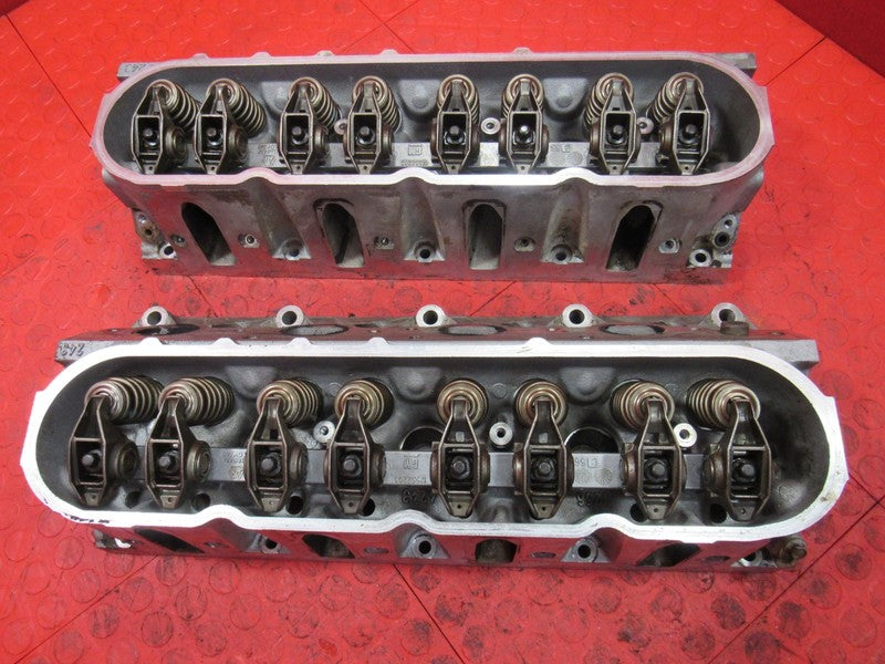 05-07 Silverado Sierra 1500 L33 243 Cathedral Port Cylinder Heads Pair