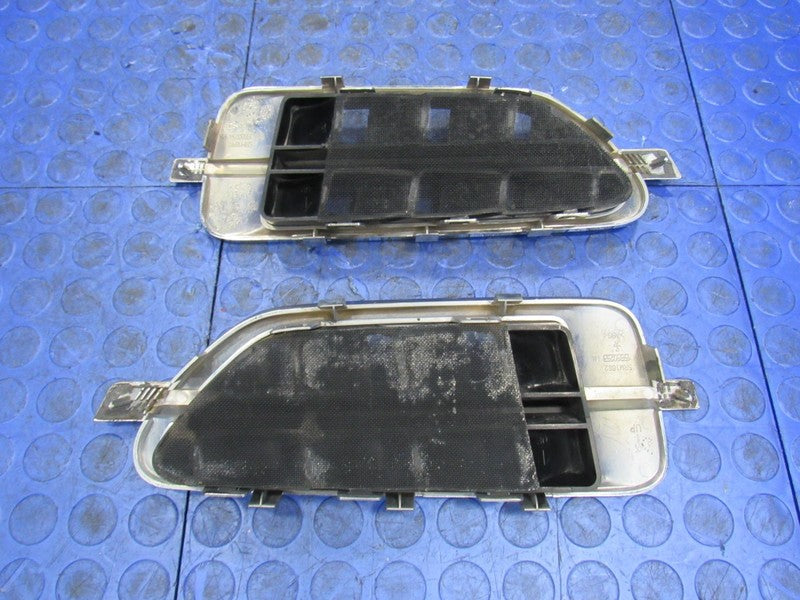 07-14 Cadillac Escalade Left & Right Front Fender Grille Vent Set Chro