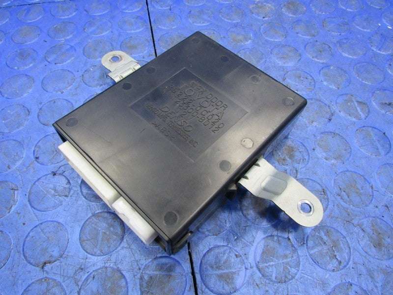 04-06 Toyota Sequoia BCM Multiplex Body Control Module Computer 89222-