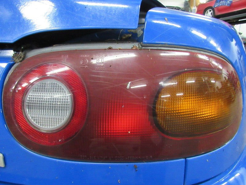90-97 Mazda Miata MX-5 NA Right RH Passenger Side Taillight Tail Light