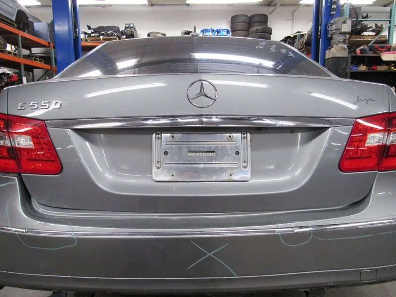 10-13 Mercedes W212 E350 E550 Trunk Mounted Reverse Back Up Camera