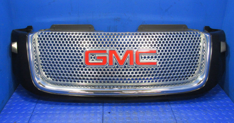 05-09 Envoy Denali / 05-06 Envoy XL Denali Factory Mesh Grille Black/C