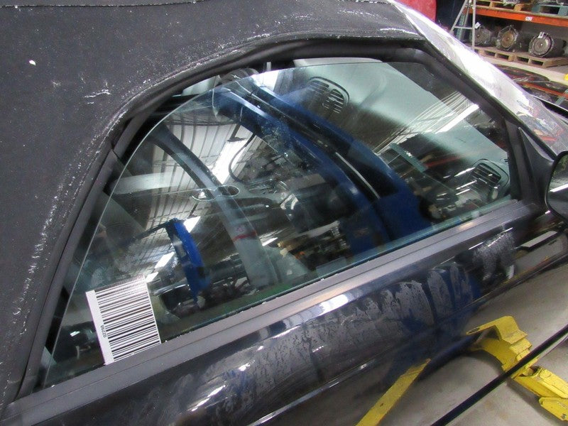 02-05 Ford Thunderbird Right RH Passenger Side Front Door Window Glass