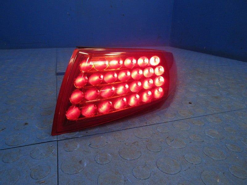 05-08 Infiniti FX35 FX45 Right Passenger Outer Taillight Tail Light La