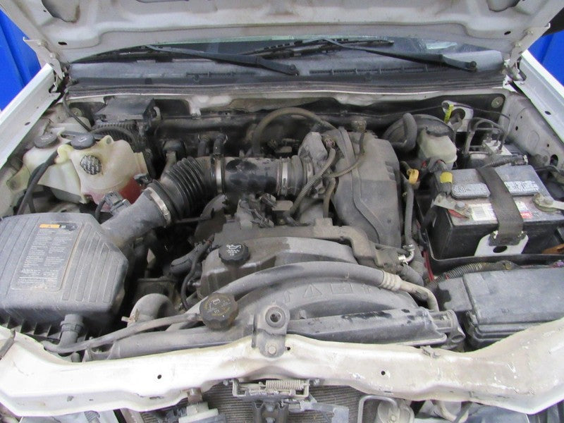 09-12 Colorado Canyon Engine Bay Fuse Box
