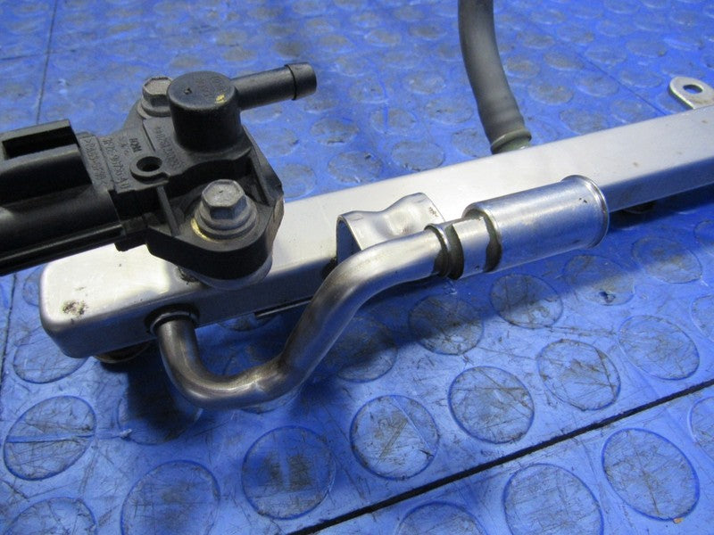 05-10 Ford Mustang GT 4.6L 3V V8 Fuel Rail Assembly Pressure Sensor 33